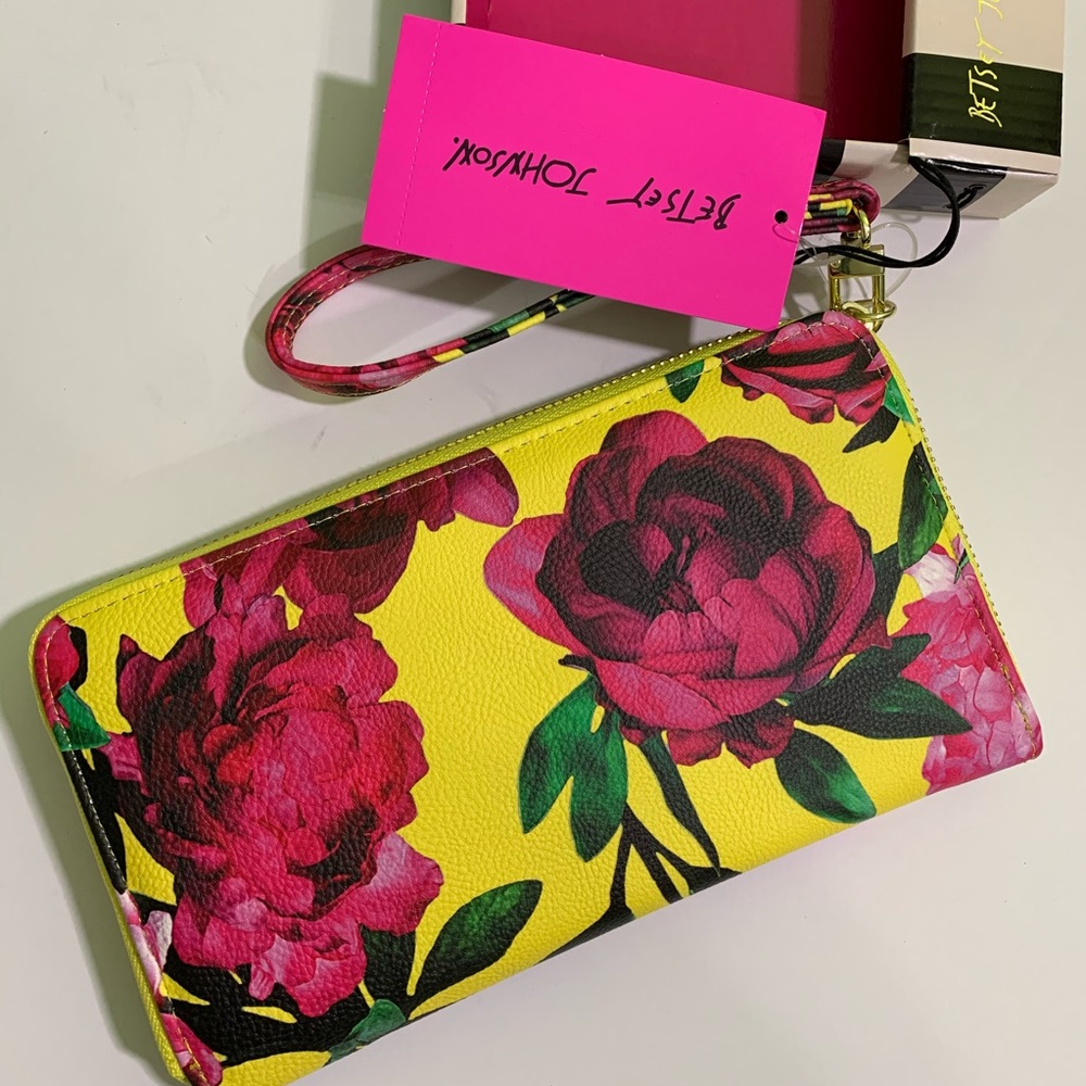 Betsey Johnson NWT floral wristlet wallet - Picture 4 of 6